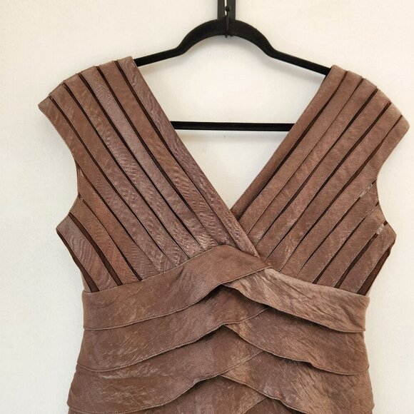 Adrianna Papell Metallic Gold Shutter Pleated Bodycon Cocktail Sheath Dress 8 - Picture 3 of 8